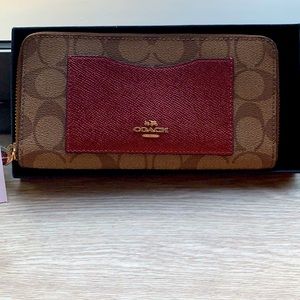COACH Accordion Wallet